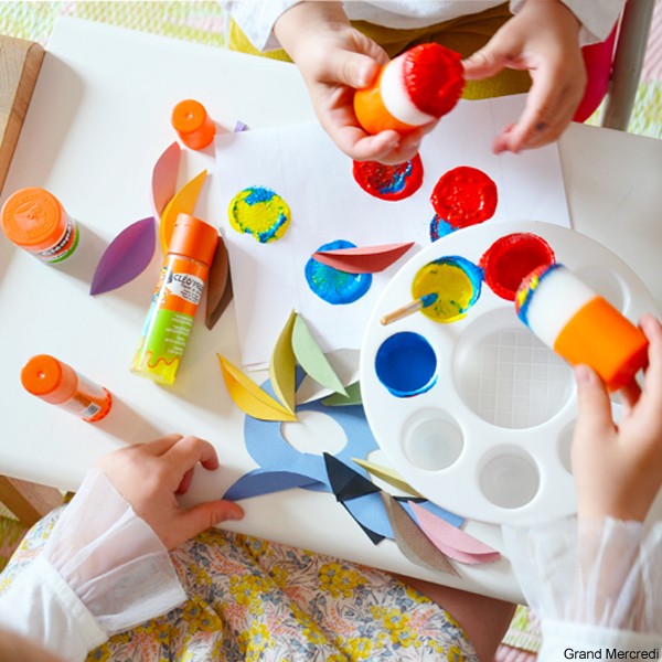 Premier essai de peinture à la gouache (avec les enfants de