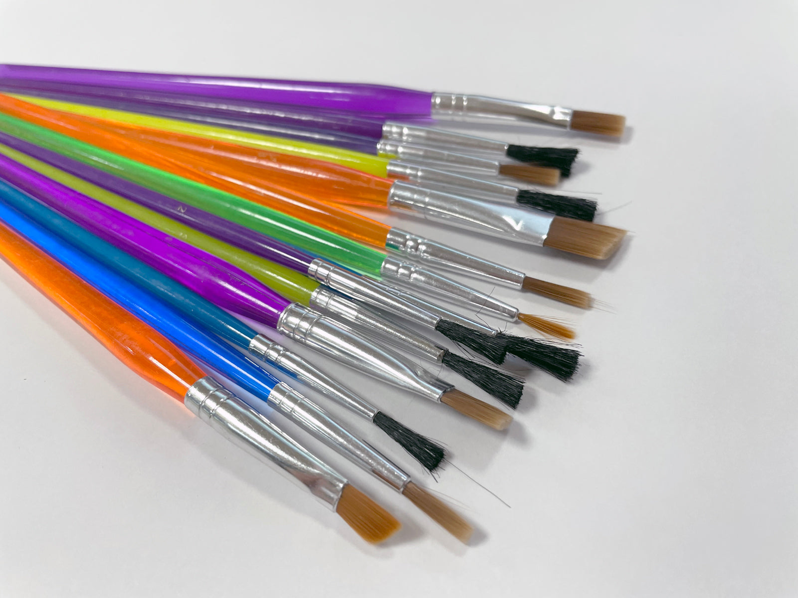 Lot de 25 pinceaux et brosses Ecole