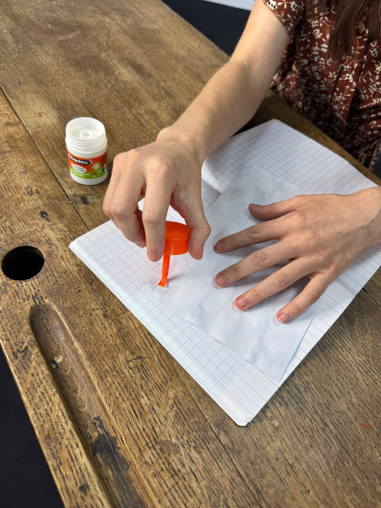 P'tit Pot de colle Cléopâtre à l'odeur d'amande