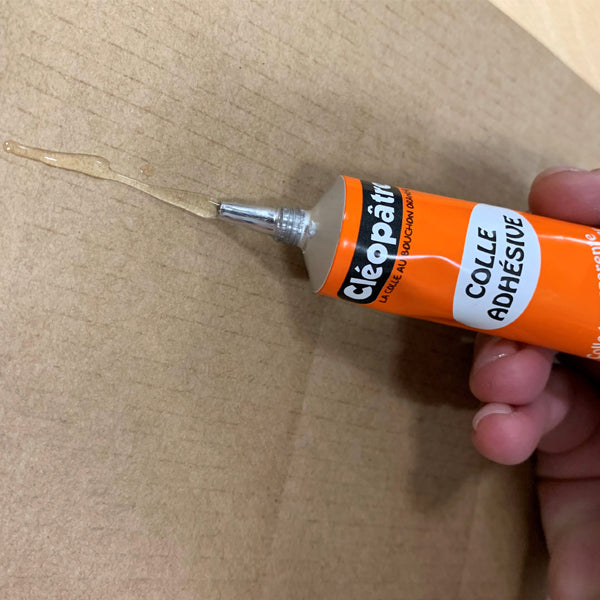 Colle Adhésive Cléopâtre en tube alu de 30 gr