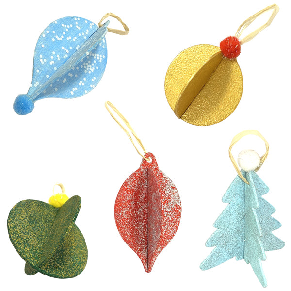 Suspensions de Noël en carton à décorer