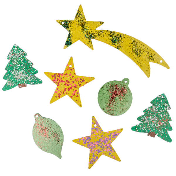 Suspensions de Noël en carton à décorer