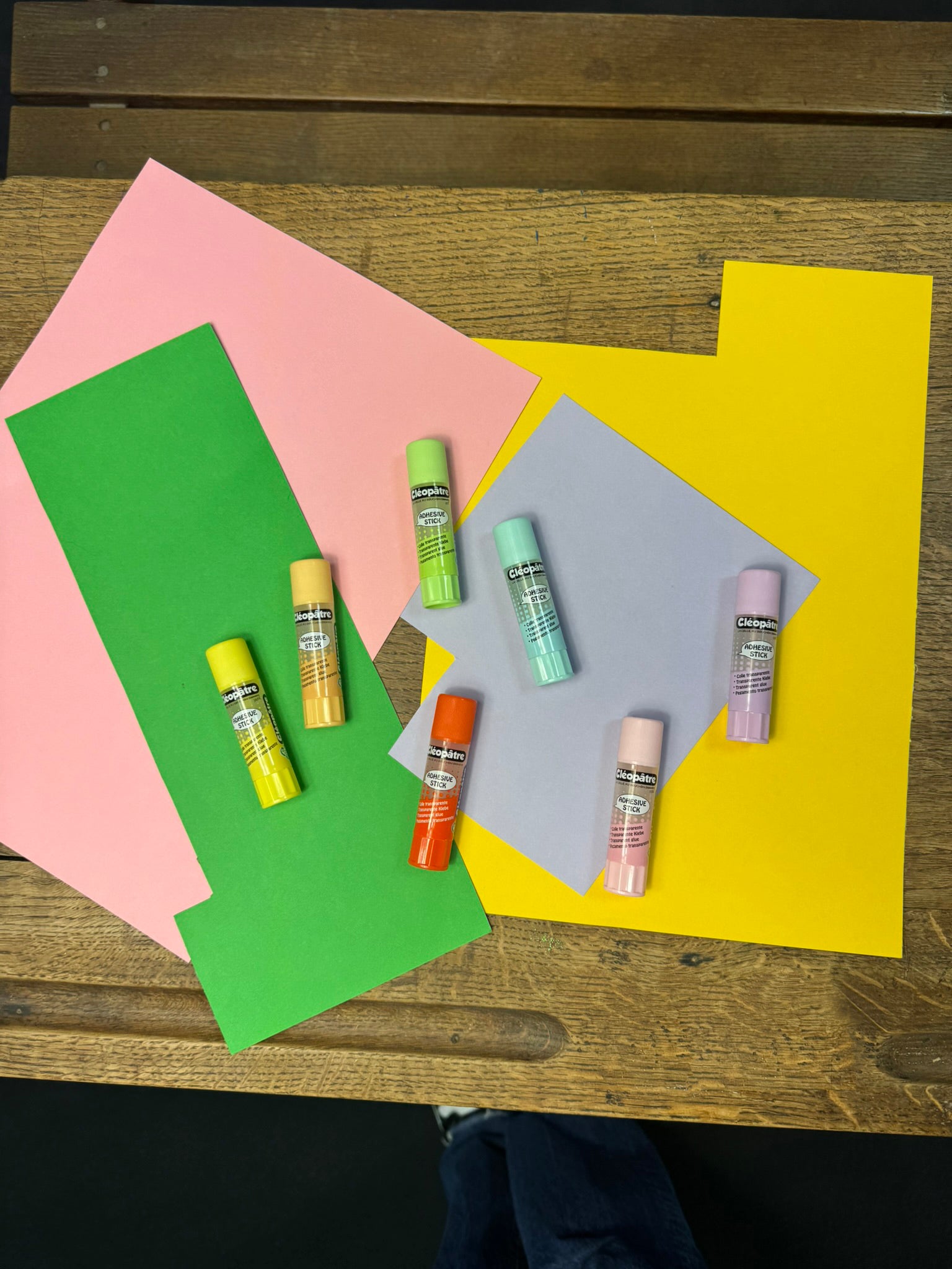 Boite de 4 bâtons Pastel de colle TRANSPARENTE "Cléostick" Adhésive en 8g